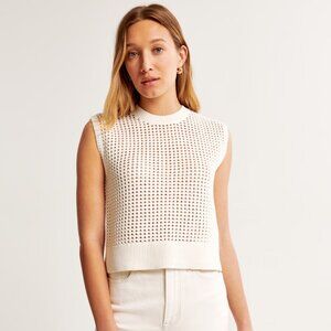 Abercrombie Cream Crochet-Style Sweater Vest - Women's Medium